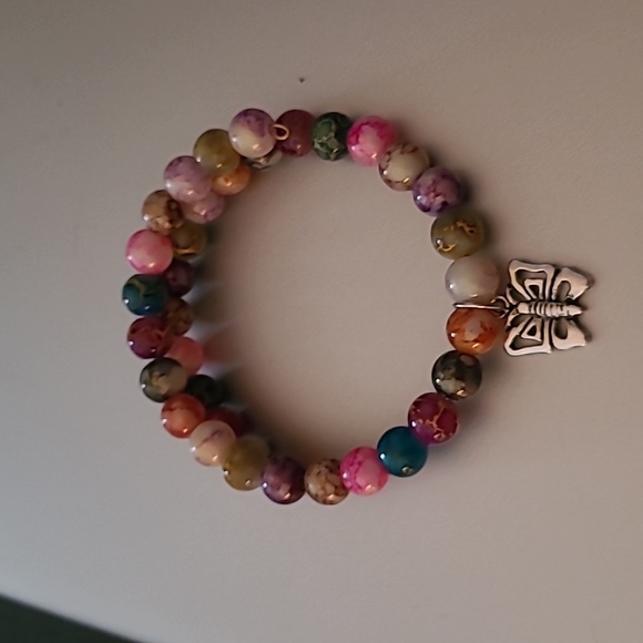 NWOT Butterfly Charm Memory Wire Bracelet 1021 - Picture 3 of 5